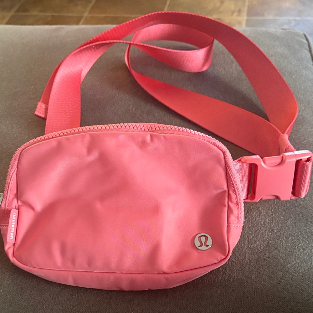 lululemon athletica Coral Crossbody Bag only wore once!